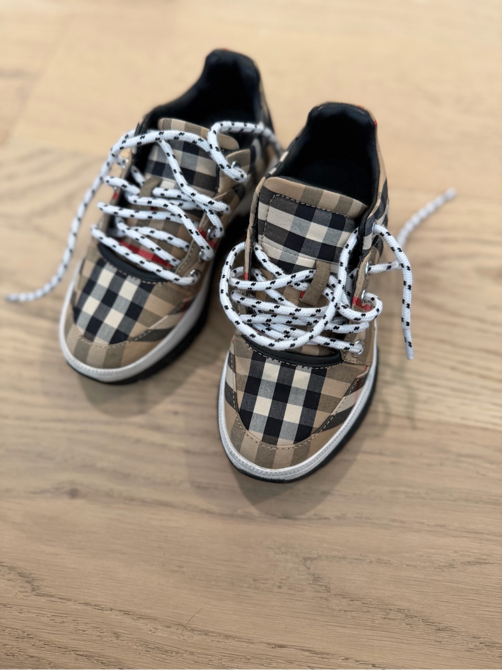 Burberry Kids Plaid Sneakers In Beige, Black & White
